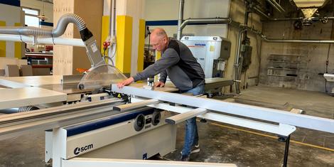 maatkast laten plaatsen